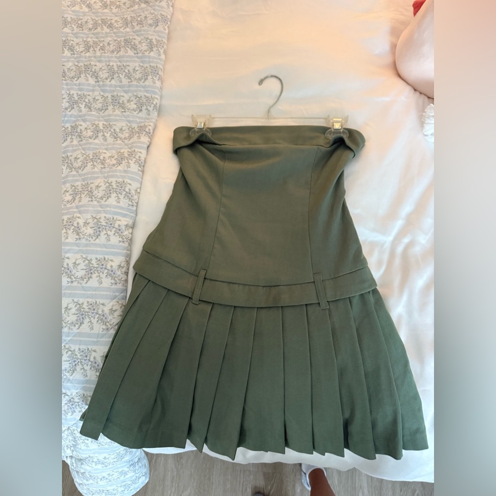 So cute Olive Green Pleated Skirt